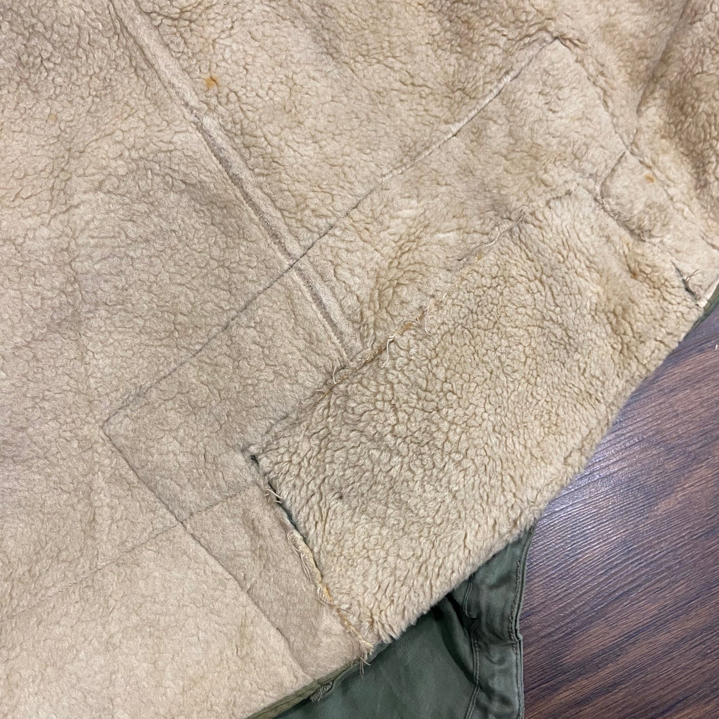 Early US Army sateen M51 fishtail parka with heavy alpaca lining XL