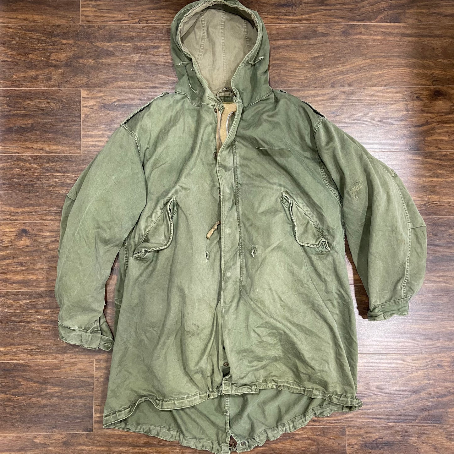 Early US Army sateen M51 fishtail parka with heavy alpaca lining XL