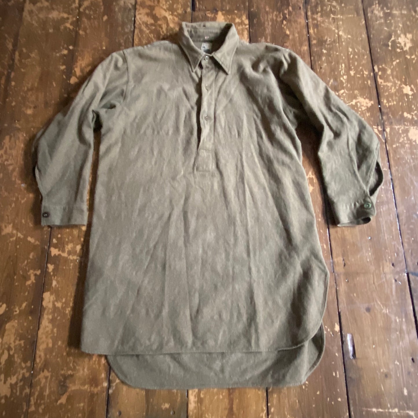 WW2 1945 dated British Army pullover shirt, stencilled S/M